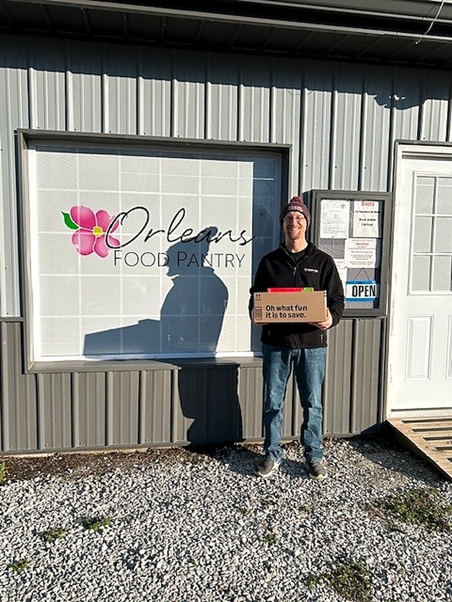 HHCU team members support the Mitchell Orleans Food Bank