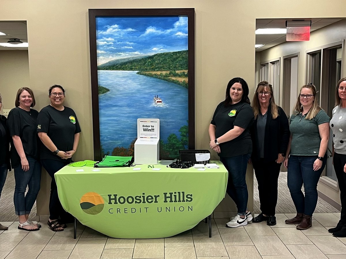 HHCU Tell City team members welcome Members